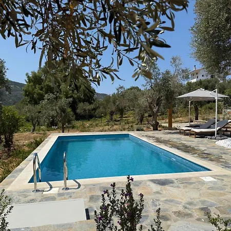 فيلة Afroditi, Skiathos, Kalivia, Greece *