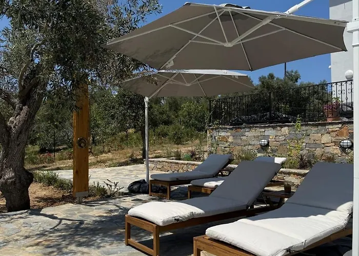 Afroditi, Skiathos, Kalivia, Greece העיירה סקיאתוס