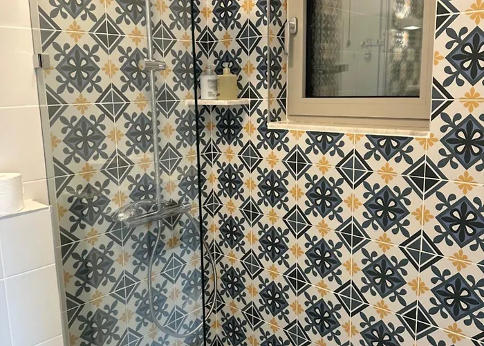 Afroditi, Skiathos, Kalivia, Greece * העיירה סקיאתוס