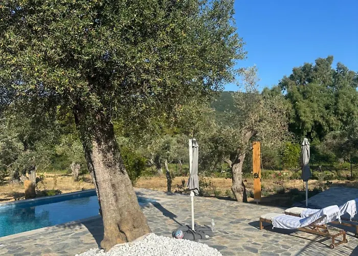 Afroditi, Skiathos, Kalivia, Greece העיירה סקיאתוס